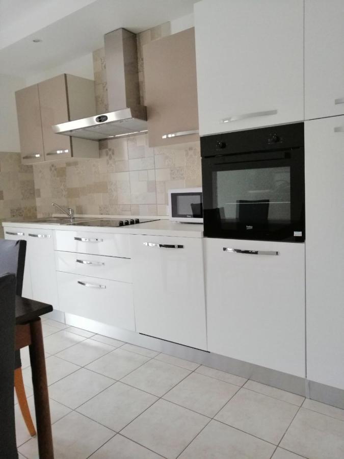 Apartments Simona Lopar Buitenkant foto