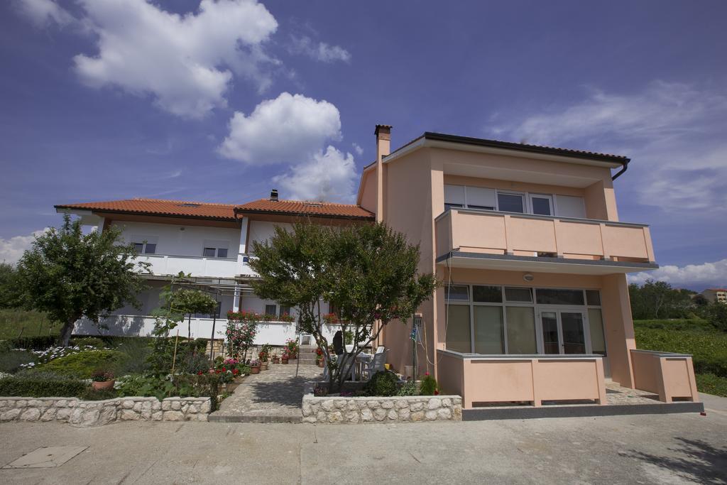 Apartments Simona Lopar Buitenkant foto